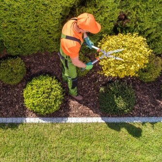 Garden landscaping (service)