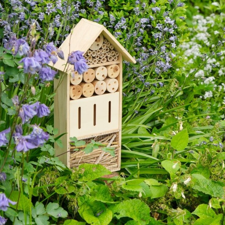 Crafting an Insect Hotel